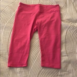 Fabletics Hot Pink leggings (crop)